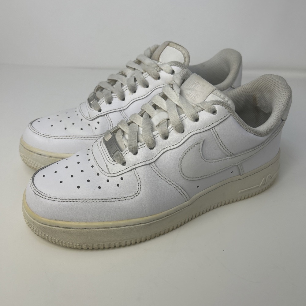 Nike Air Force 1 AF1 '07 Low Women's Size‎ 7.5 Triple White 315115-112 Leather